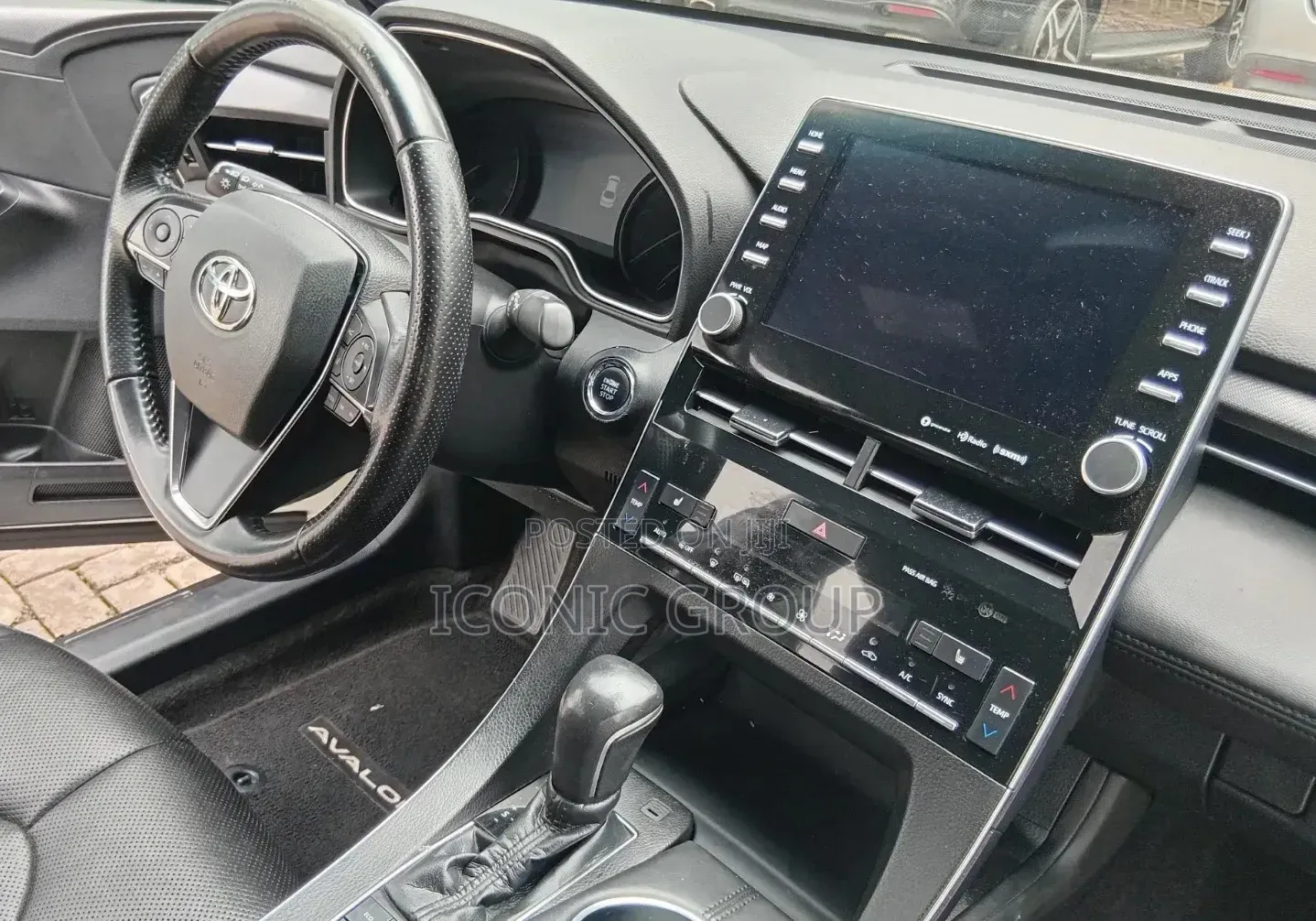 Toyota Avalon XSE Nightshade 2021 Off white