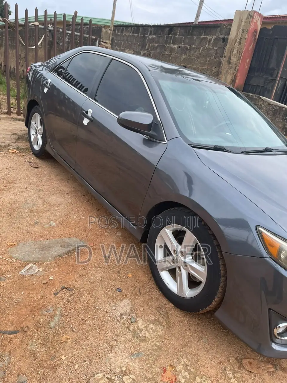 Toyota Camry SE 4dr Sedan (2.5L 4cyl 6A) 2013 Gray