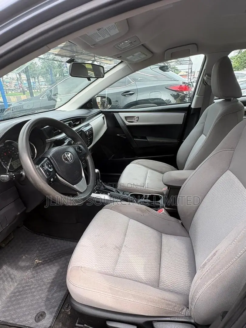 Toyota Corolla LE 4dr Sedan (1.8L 4cyl CVT) 2016 Gray