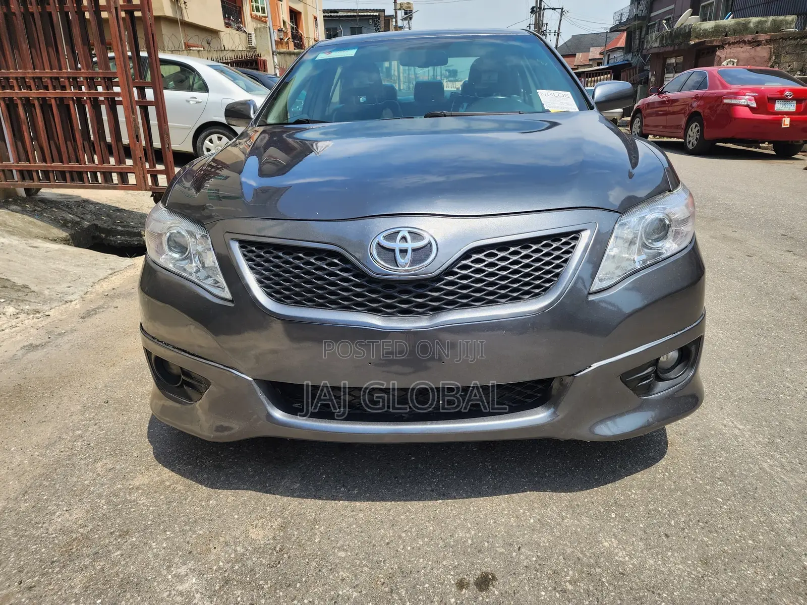 Toyota Camry SE 4dr Sedan (2.5L 4cyl 6AM) 2010 Gray