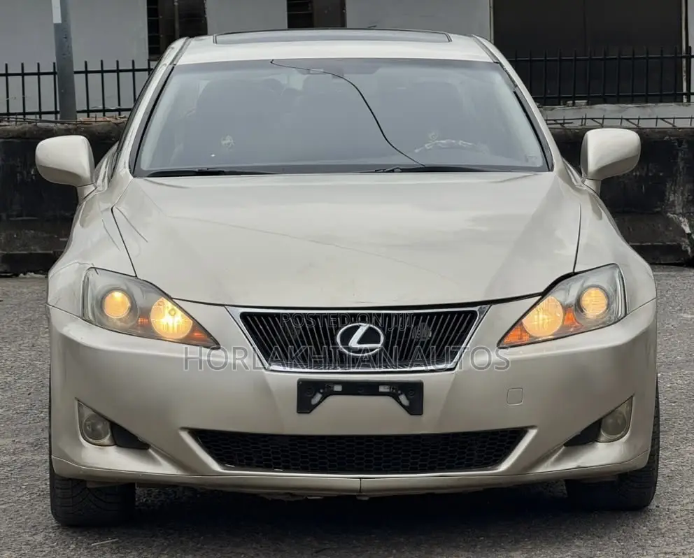 Lexus IS 250 2009 Gold