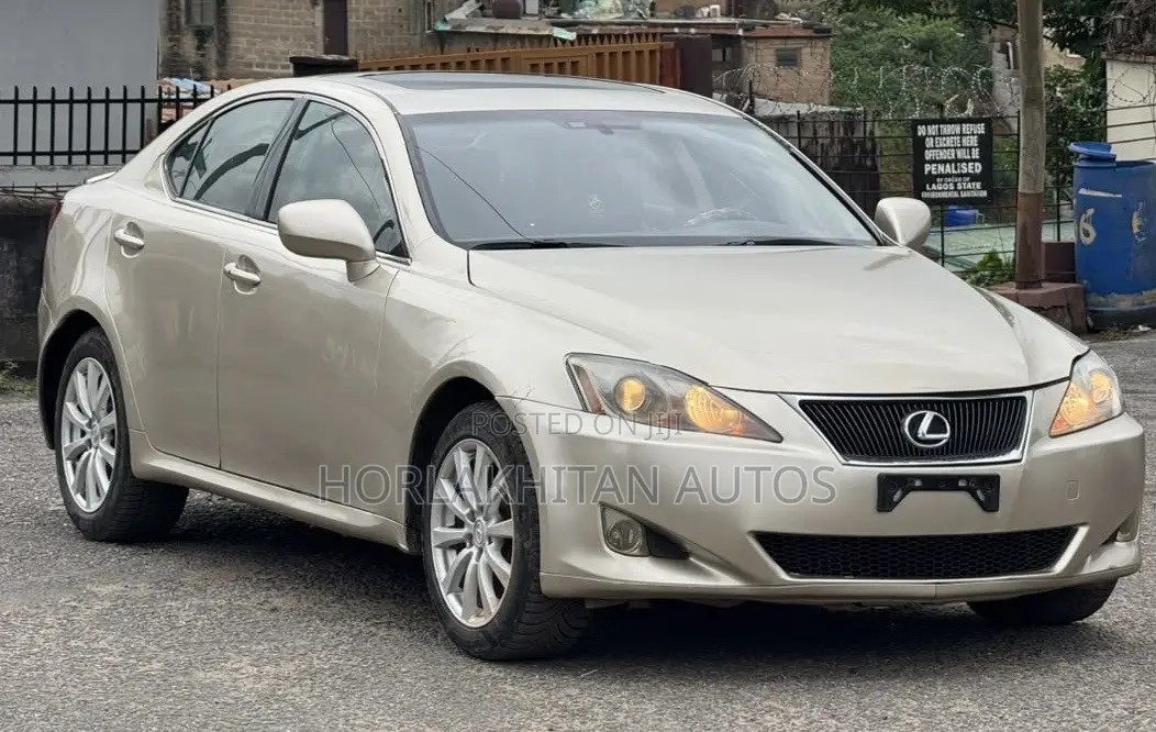 Lexus IS 250 2009 Gold
