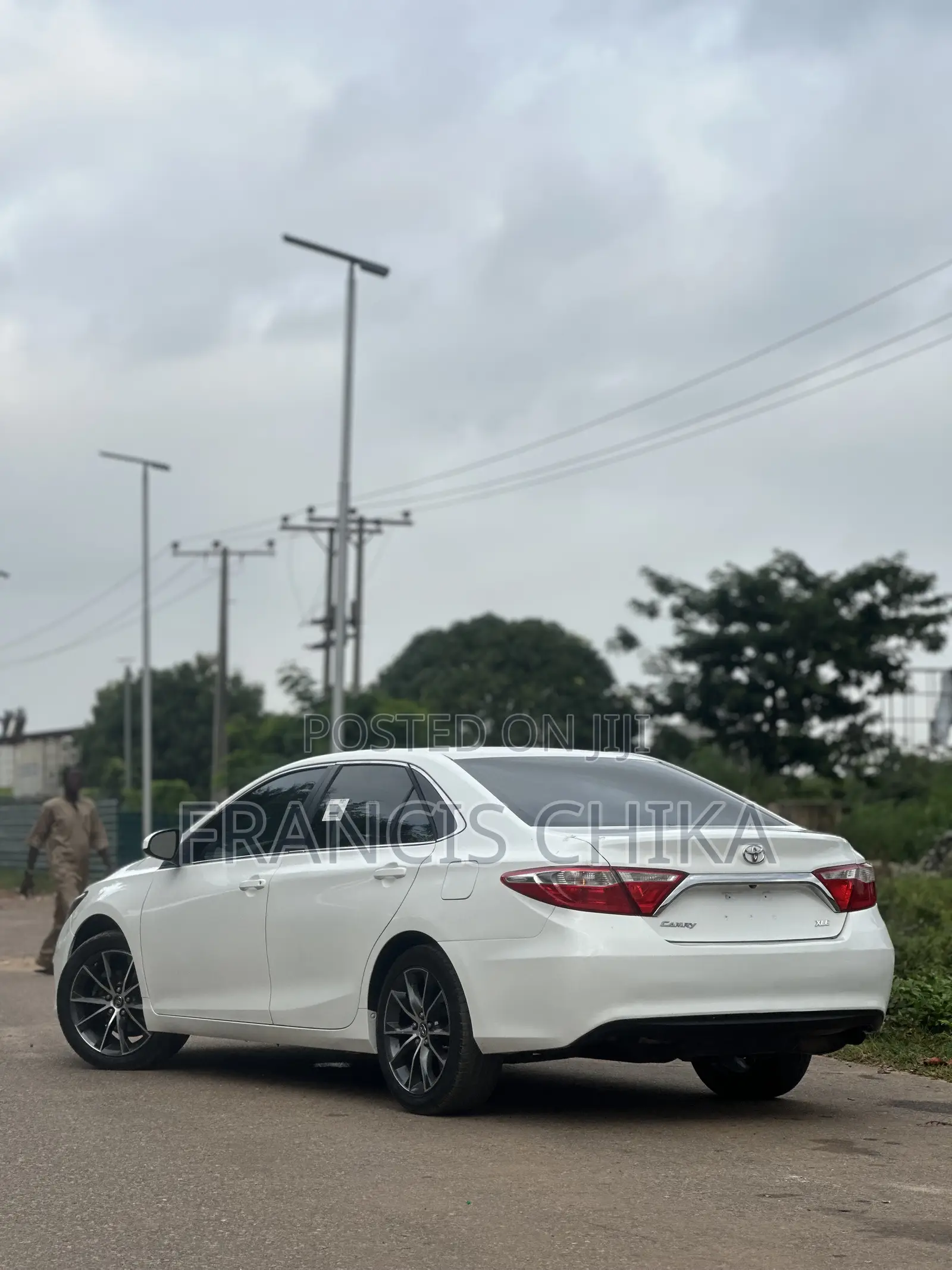 Toyota Camry XLE 4dr Sedan (2.5L 4cyl 6A) 2017 White