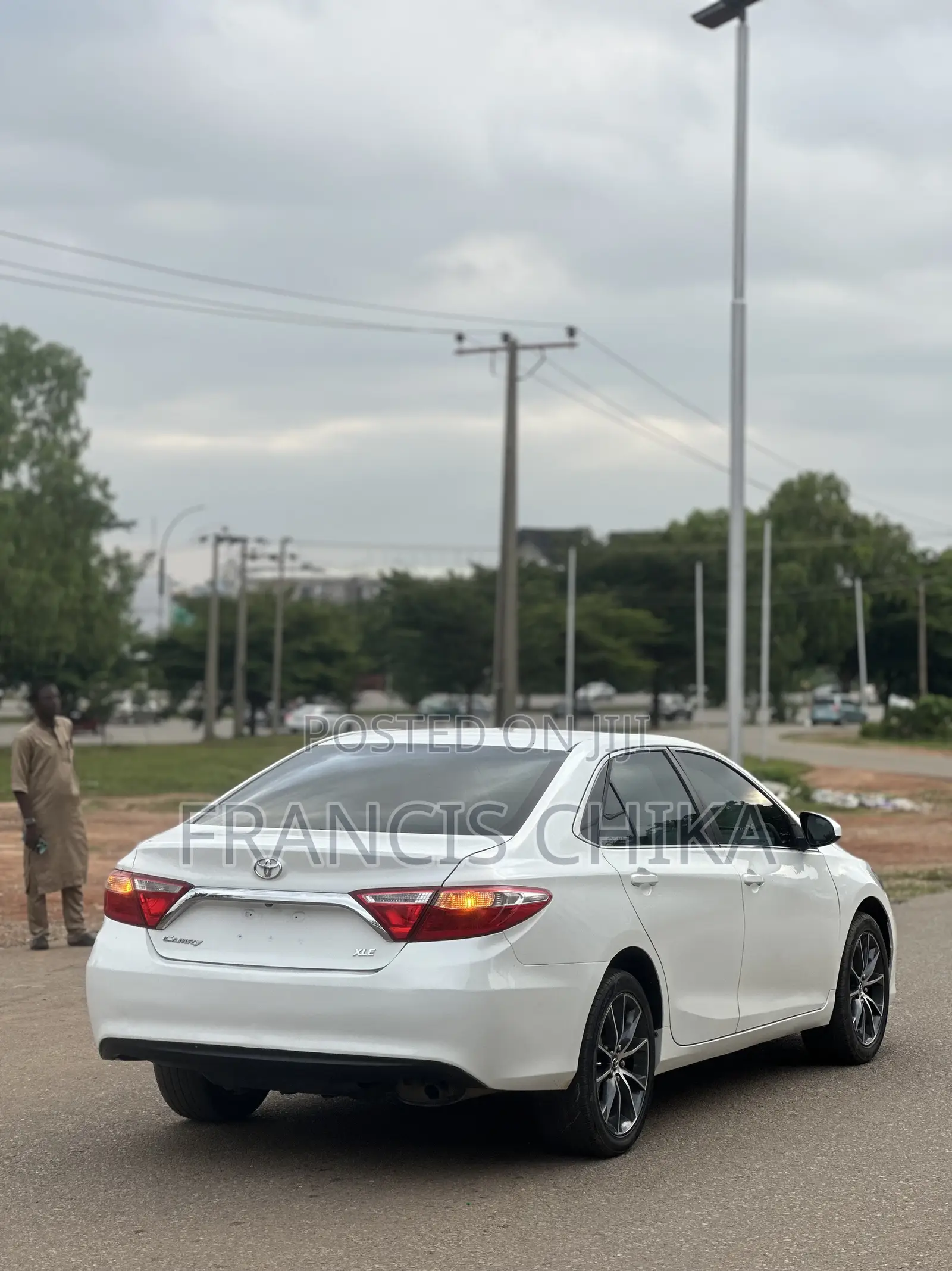 Toyota Camry XLE 4dr Sedan (2.5L 4cyl 6A) 2017 White