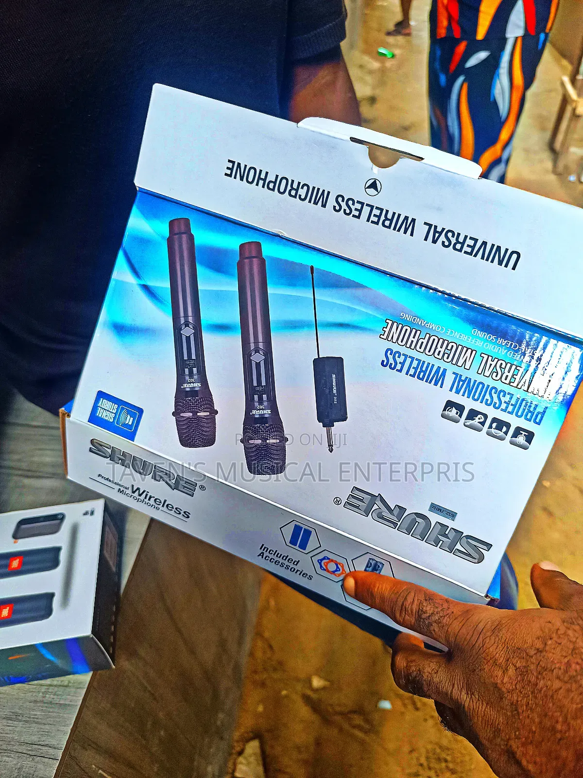 Shure 302 Professional Universal Wireless Microphone System