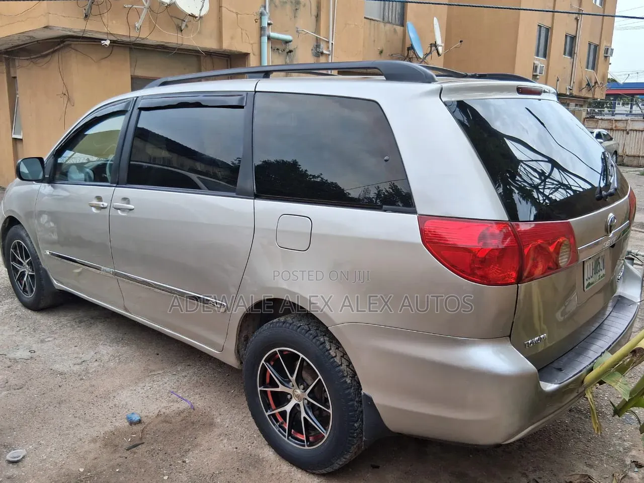 Toyota Sienna 2006 Gold
