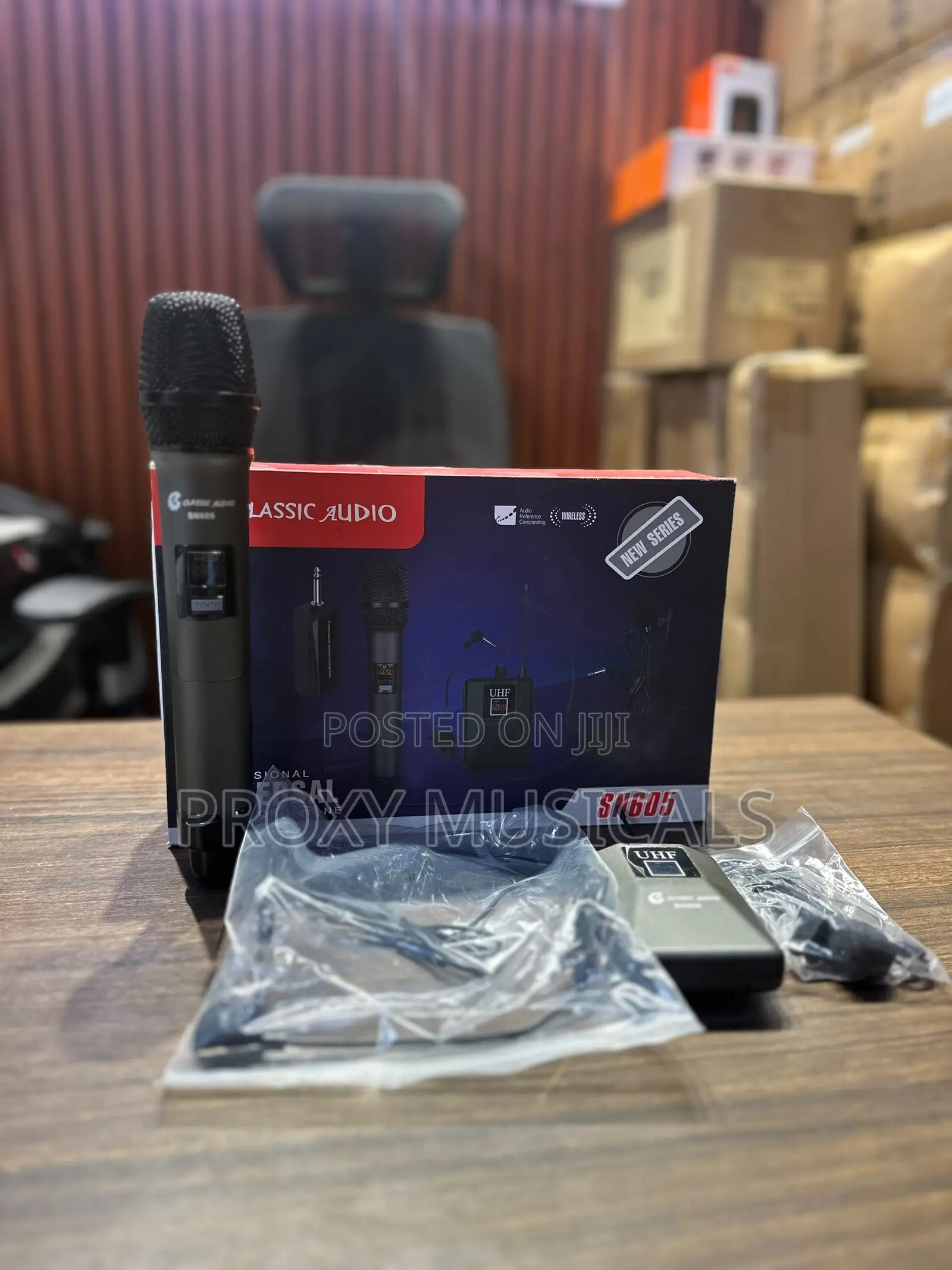 Classic Audio SN-605 Single Handheld, Lapel and Overhead Mic