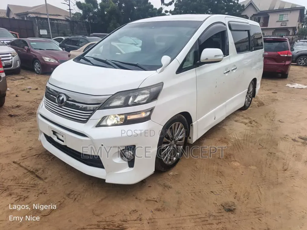 Toyota Vellfire 2013 White