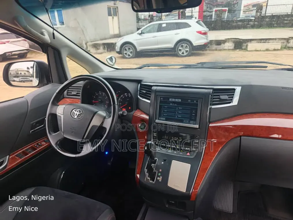 Toyota Vellfire 2013 White
