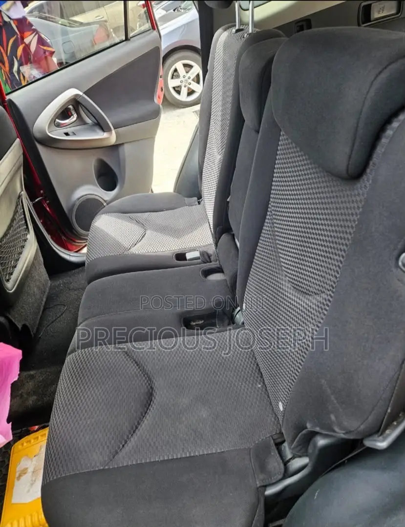 Toyota RAV4 2010 Red