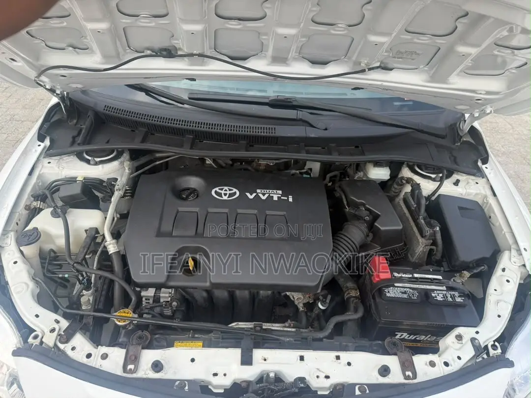 Toyota Corolla LE 4dr Sedan (1.8L 4cyl 4A) 2010 White