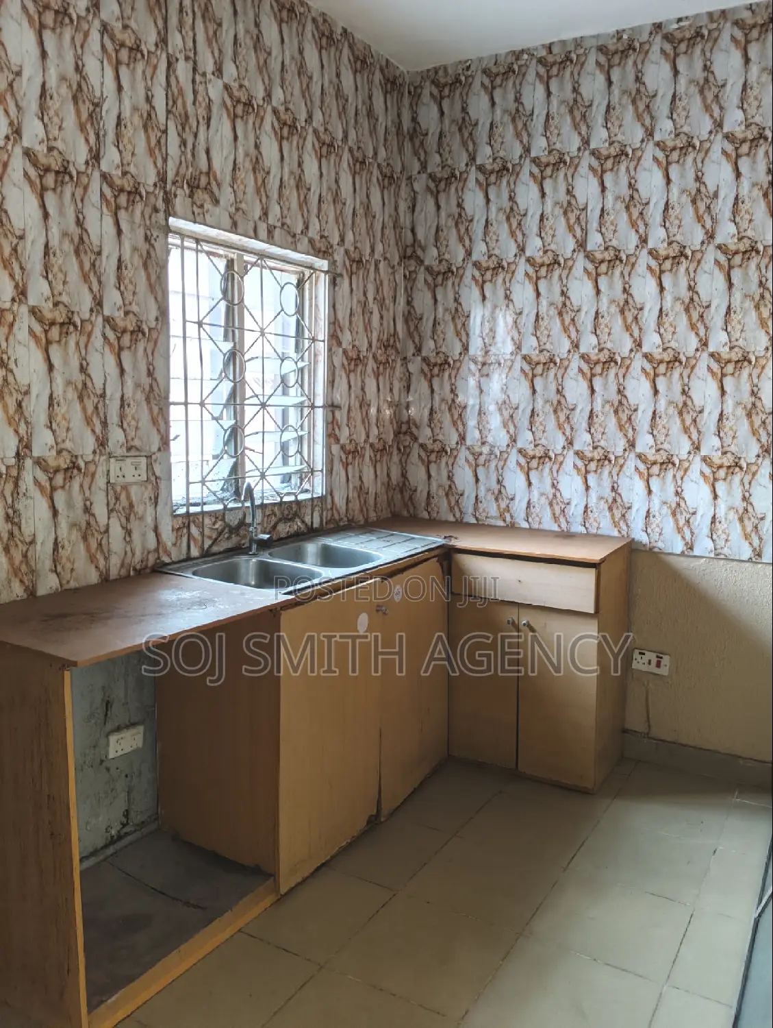 2bdrm Block of Flats in Bode Thomas for rent