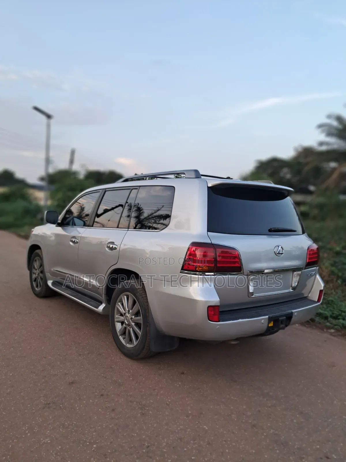 Lexus LX 570 2011 Silver