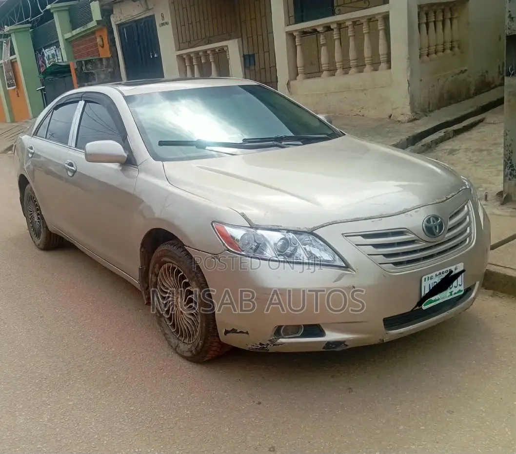 Toyota Camry 2008 Gold