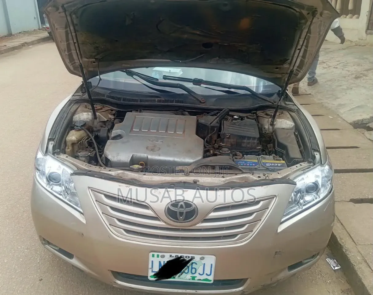 Toyota Camry 2008 Gold