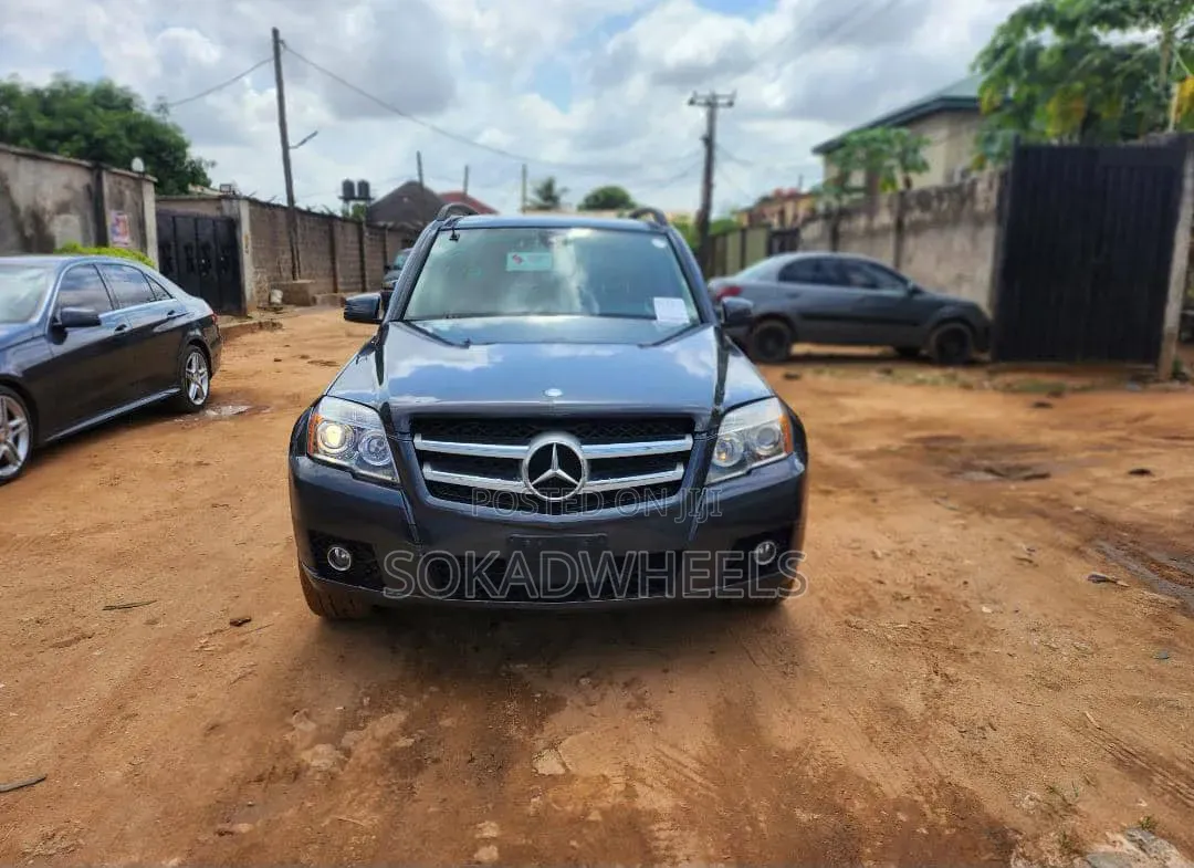 Mercedes-Benz GLK-Class 2011 Gray