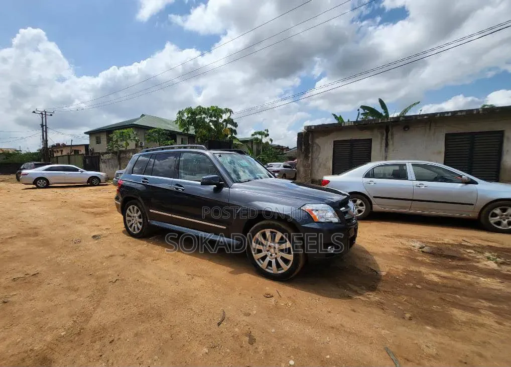 Mercedes-Benz GLK-Class 2011 Gray