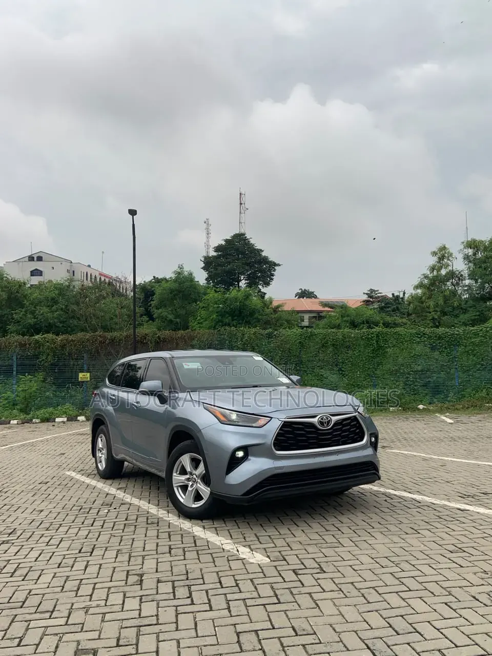 Toyota Highlander 2022 Blue