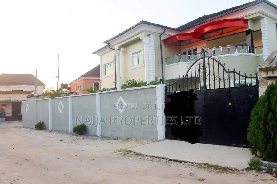 4bdrm Duplex in Awoyaya for rent