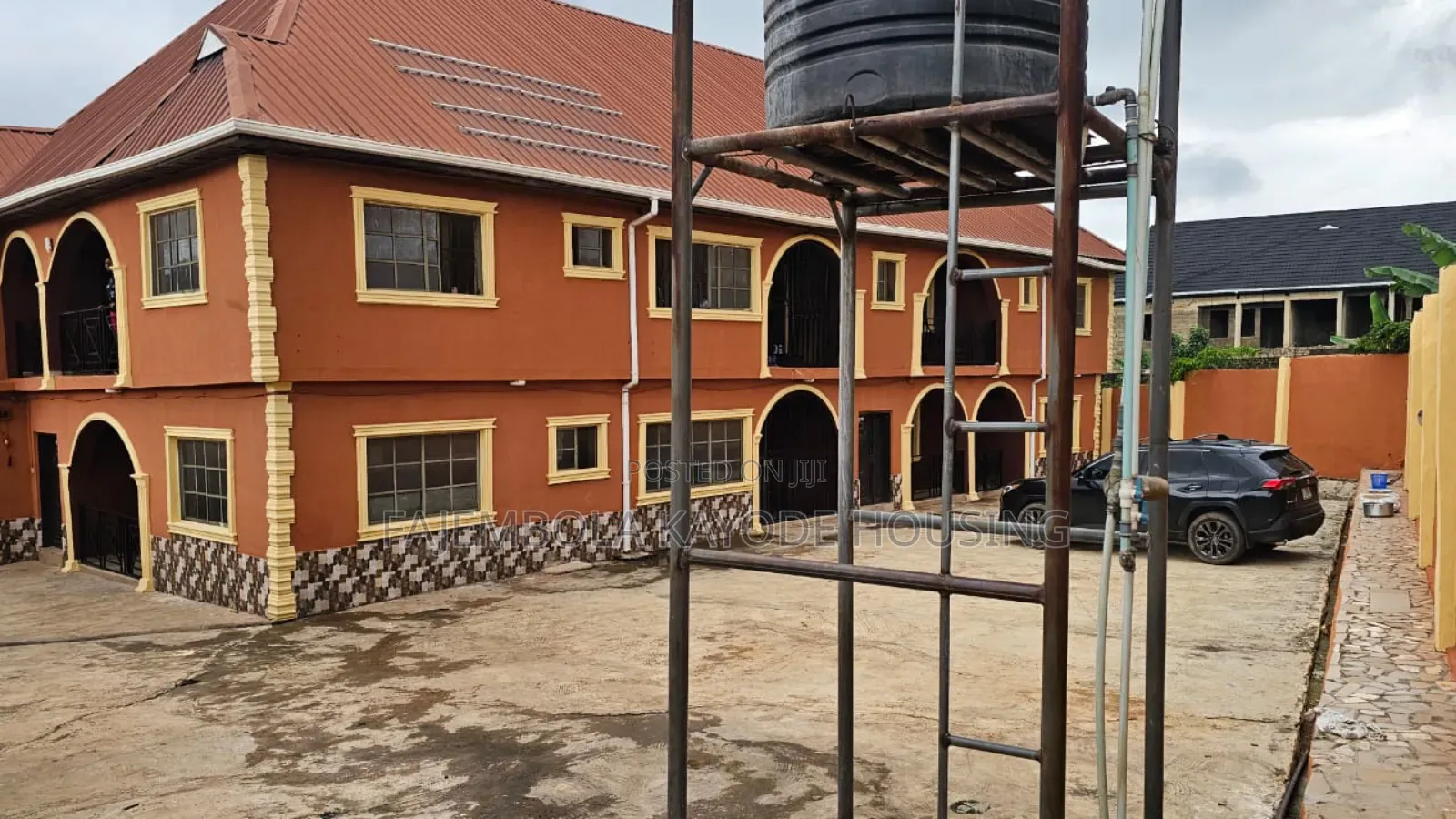 4bdrm Block of Flats in Old Ife Road, Alakia for sale