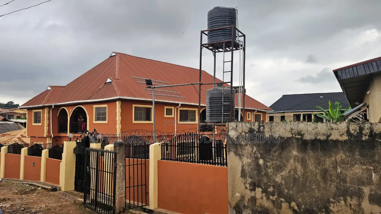 4bdrm Block of Flats in Old Ife Road, Alakia for sale
