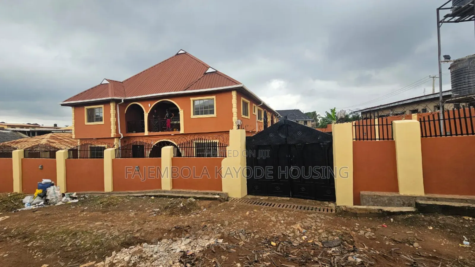 4bdrm Block of Flats in Old Ife Road, Alakia for sale