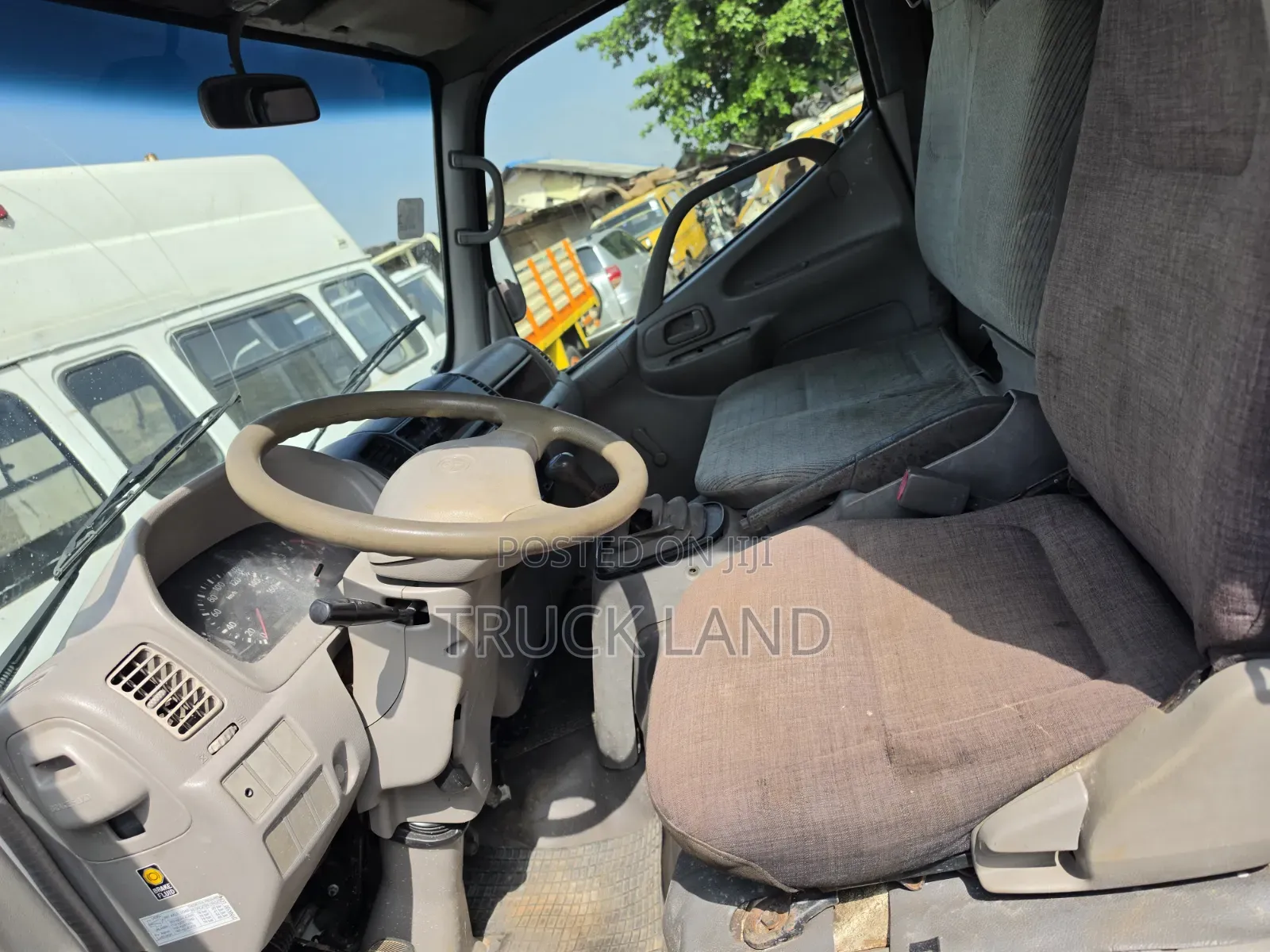Toyota Dyna Truck ( Container Body ) 2RZ Engine