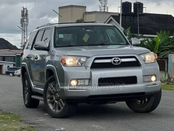 Toyota 4-Runner 2011 Silver