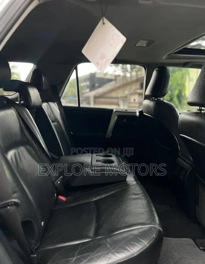 Toyota 4-Runner 2011 Silver