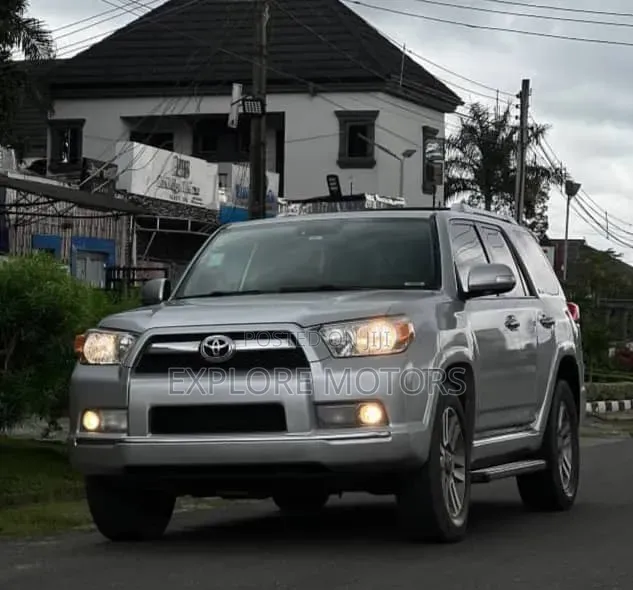 Toyota 4-Runner 2011 Silver