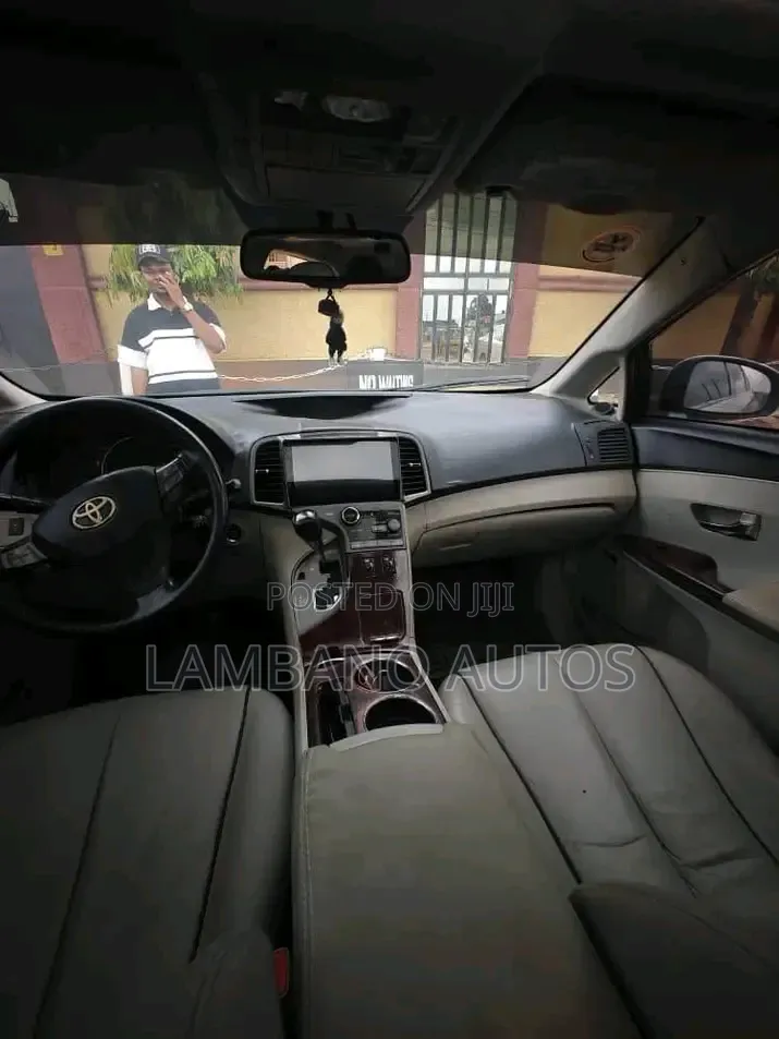 Toyota Venza 2011