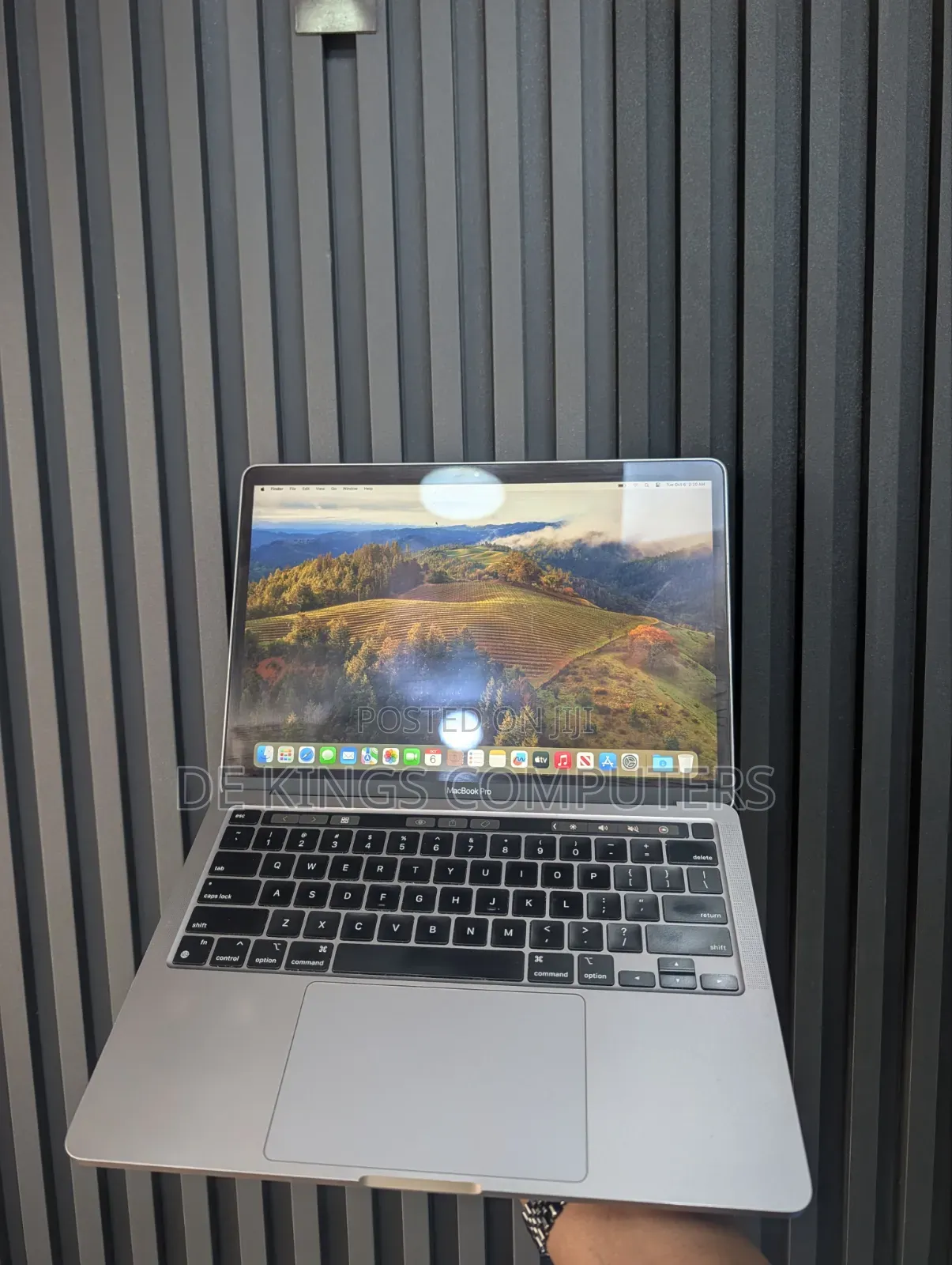 Laptop Apple MacBook Pro 2022 M2 8GB Apple M2 SSD 512GB