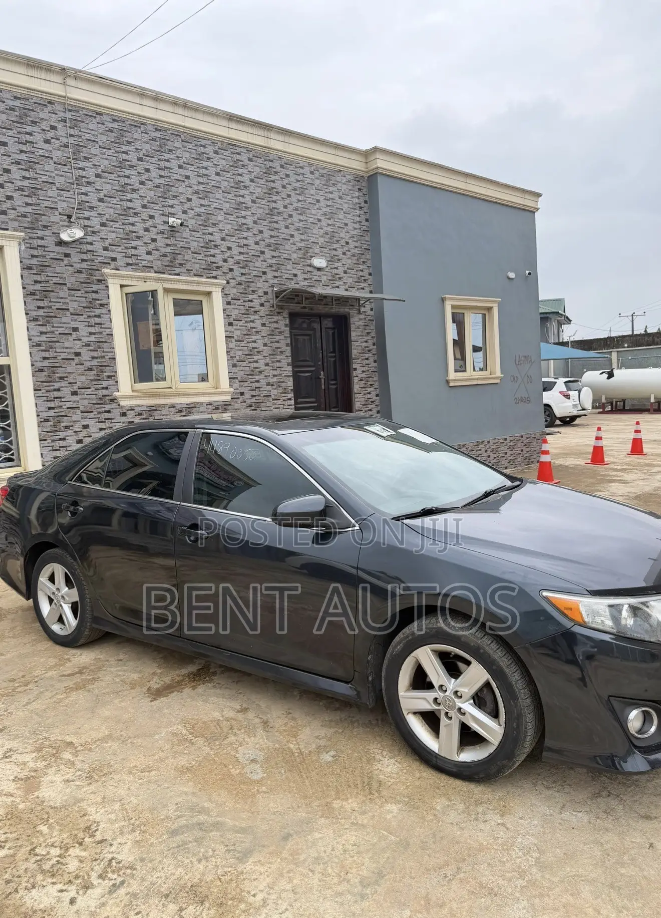 Toyota Camry SE 4dr Sedan (2.5L 4cyl 6A) 2013 Black