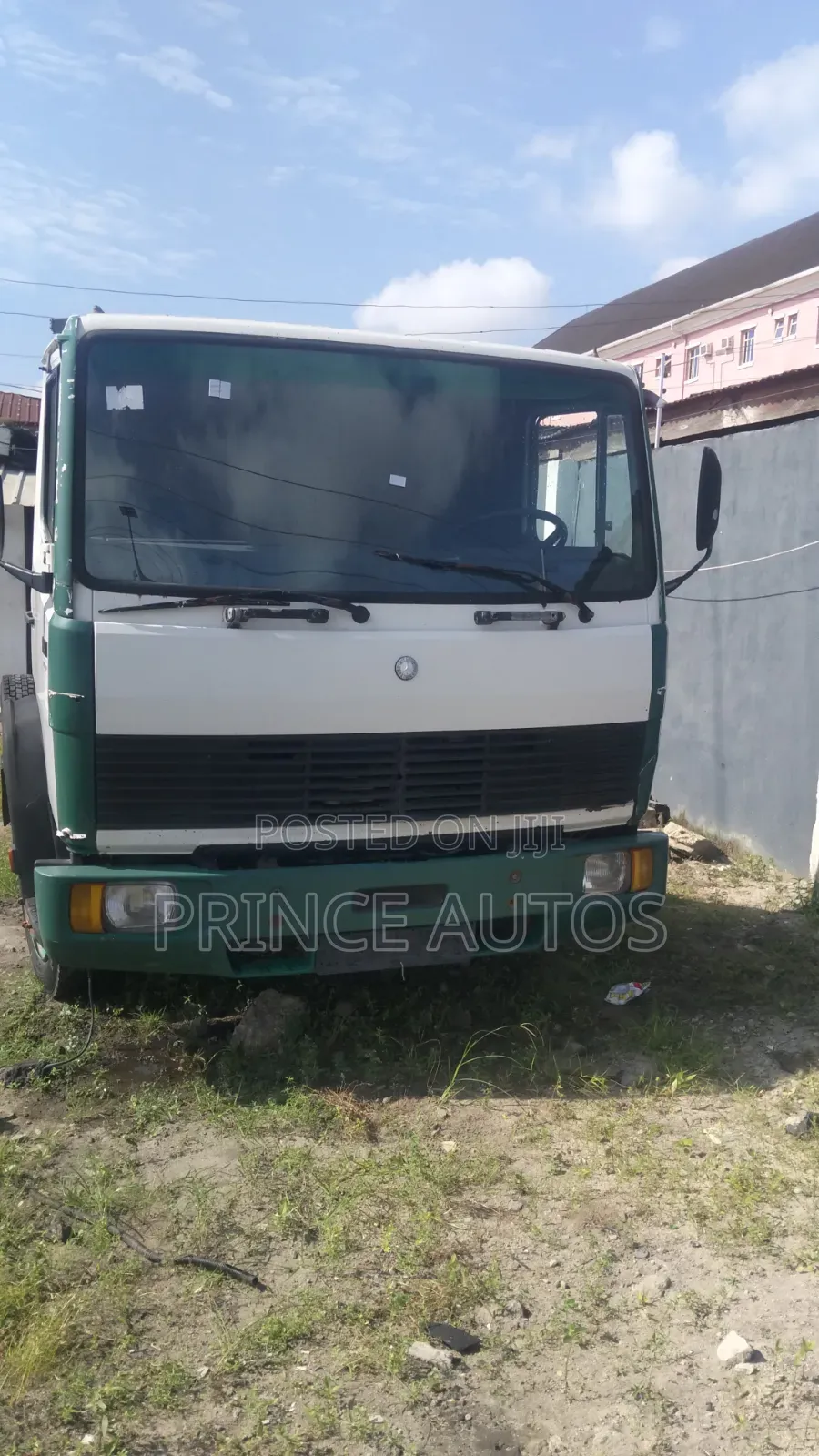 Mercedes Benz Truck 814 2000 White
