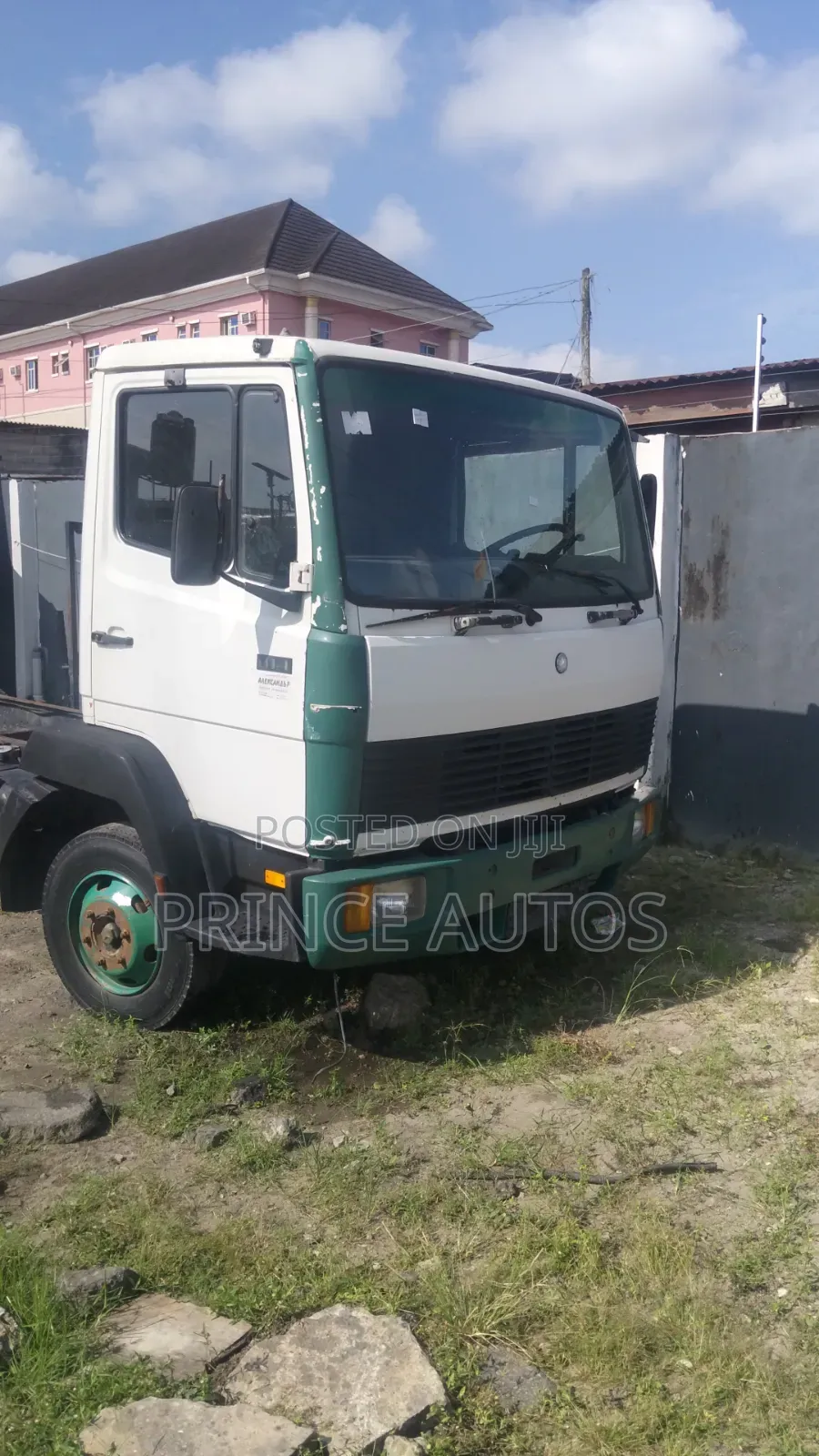 Mercedes Benz Truck 814 2000 White