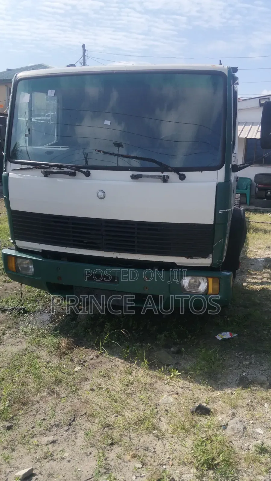 Mercedes Benz Truck 814 2000 White