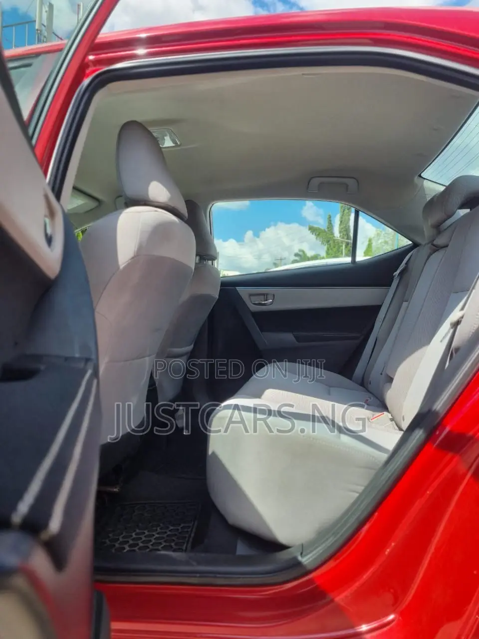 Toyota Corolla LE Premium 4dr Sedan (1.8L 4cyl CVT) 2016 Red