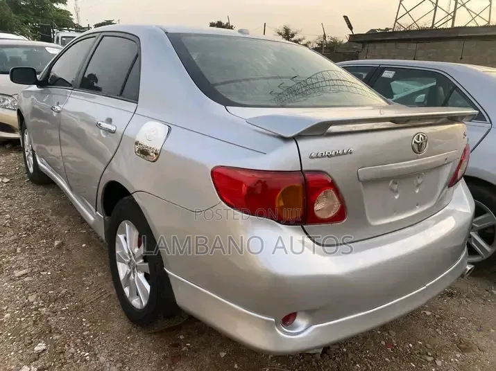 Toyota Corolla 2010 Silver