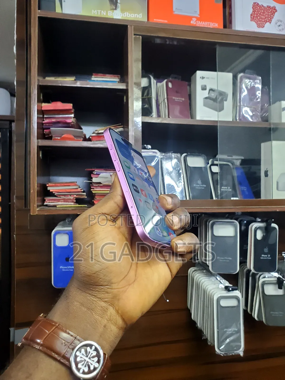 Apple iPhone 16 128 GB Pink
