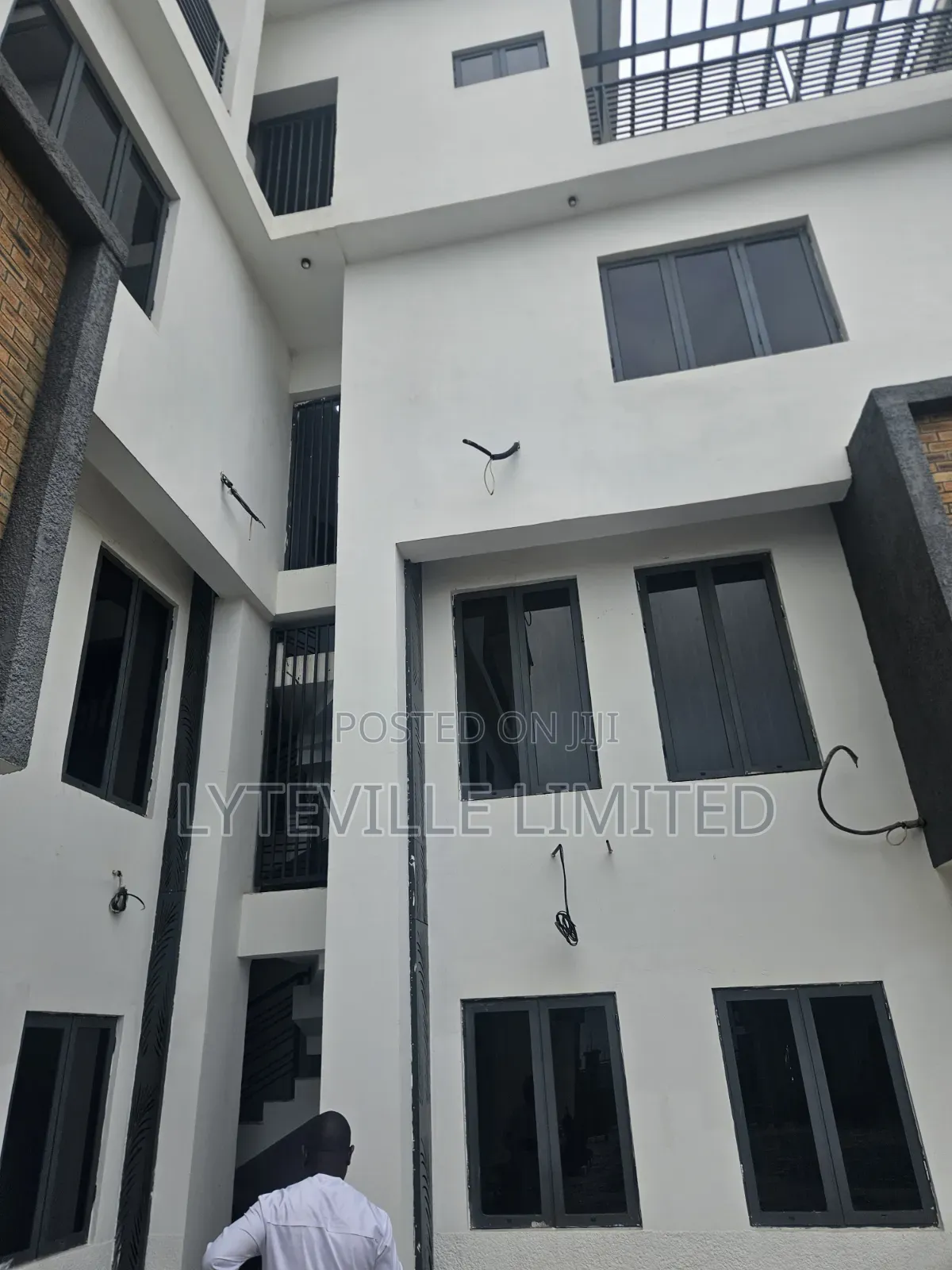 3bdrm Duplex in Jabi for sale
