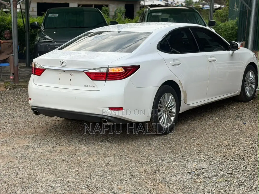 Lexus ES 2015 White