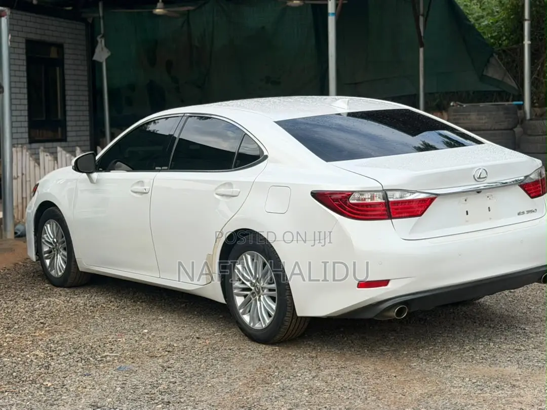 Lexus ES 2015 White