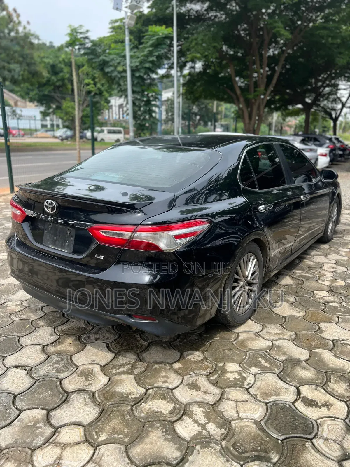Toyota Camry LE FWD (2.5L 4cyl 8AM) 2018 Black