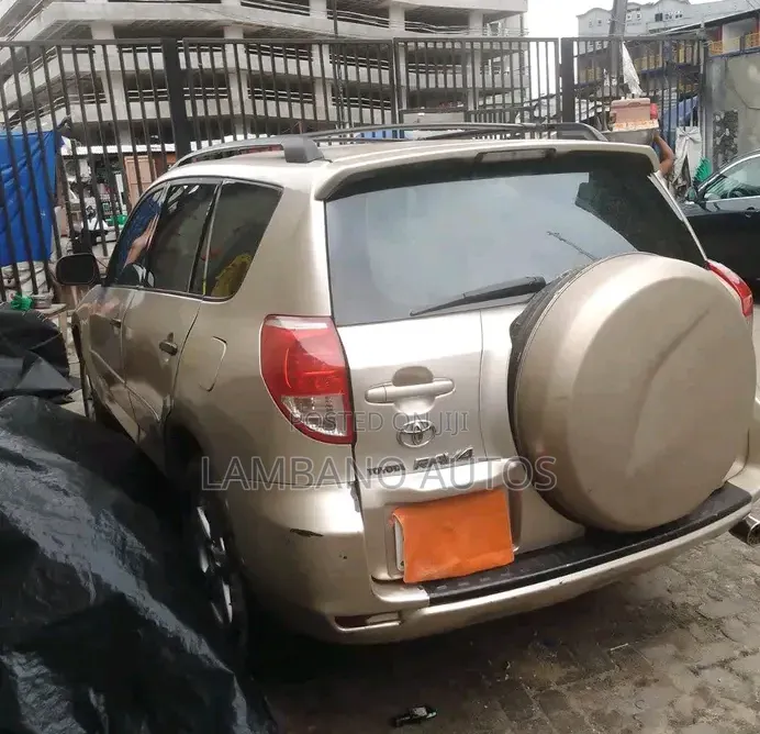 Toyota RAV4 2008 Gold