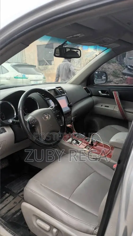 Toyota Highlander 2012 Gray