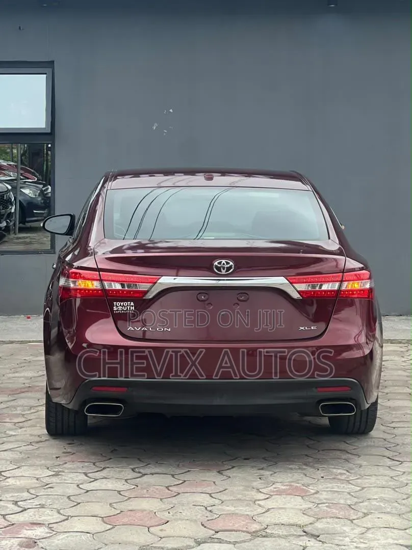 Toyota Avalon XLE Premium Sedan FWD (3.5L 6cyl 6A) 2013 Burgundy