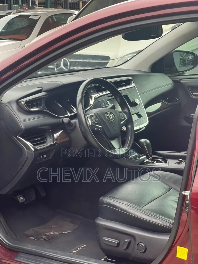 Toyota Avalon XLE Premium Sedan FWD (3.5L 6cyl 6A) 2013 Burgundy