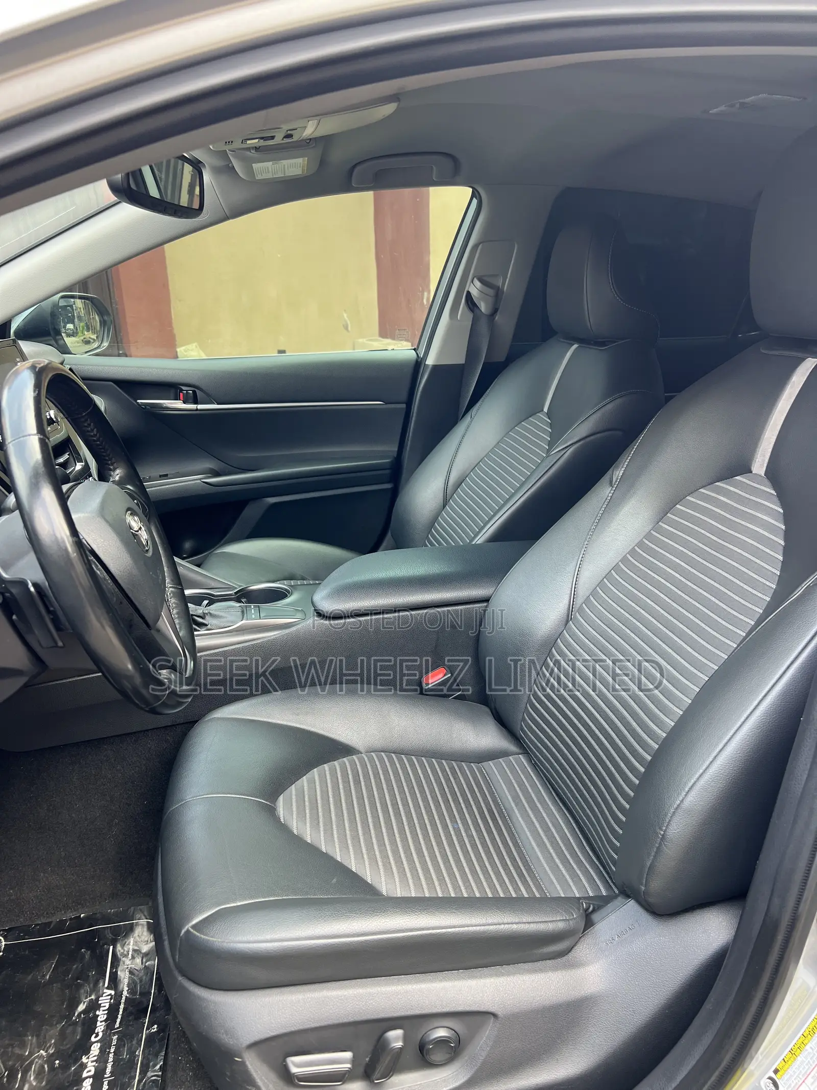 Toyota Camry SE 2022 Silver
