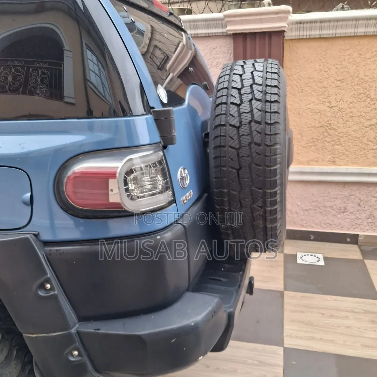 Toyota FJ Cruiser 2013 Blue