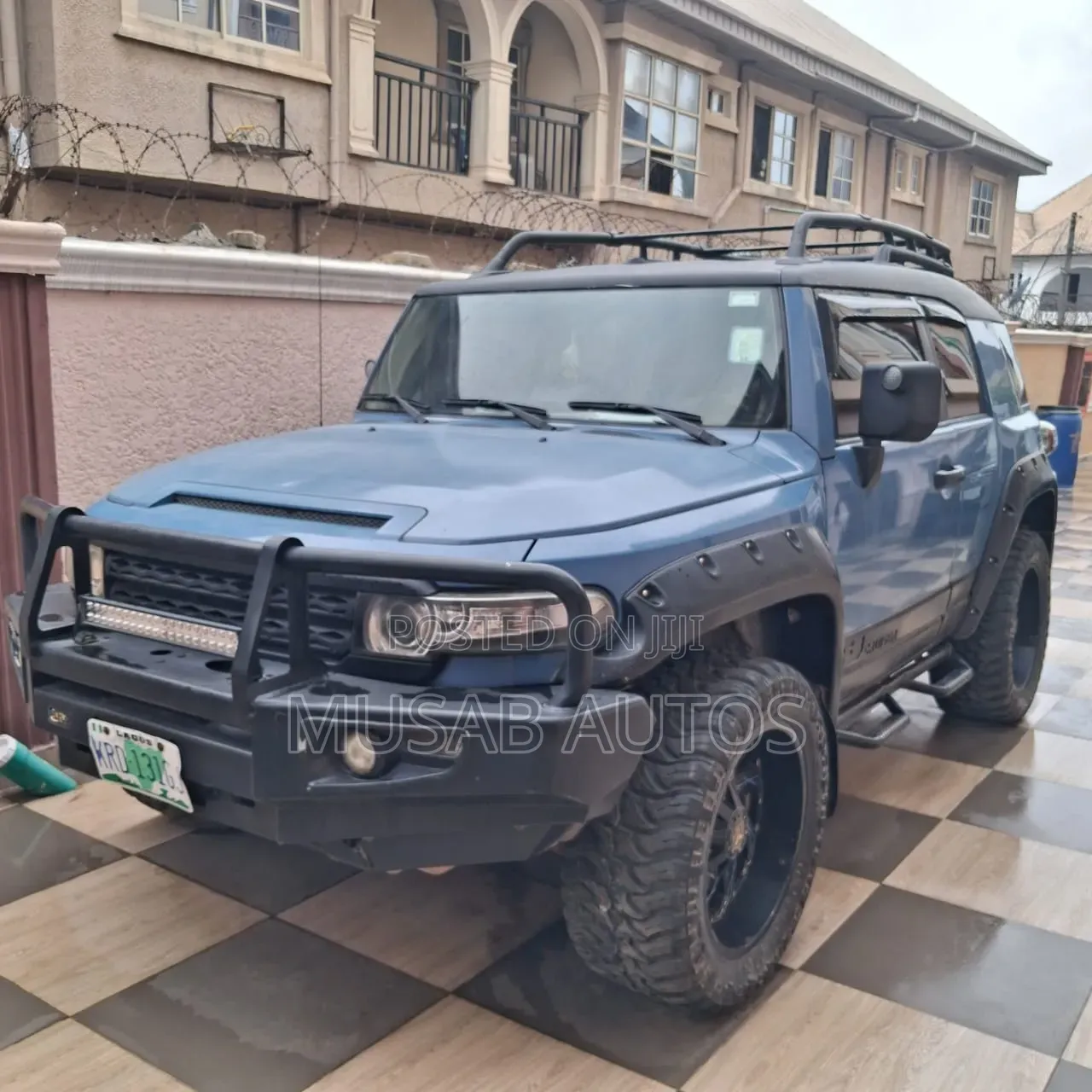 Toyota FJ Cruiser 2013 Blue